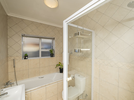 4 Bedroom Property for Sale in Hunters Creek Western Cape